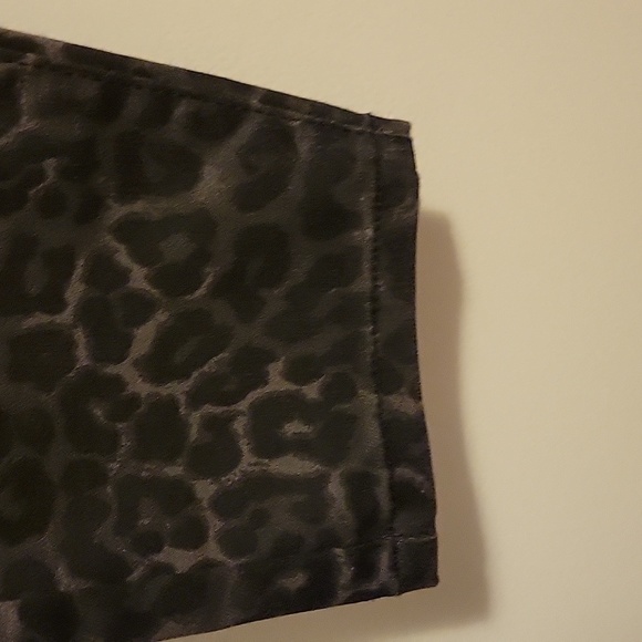 NWT: BOLD elements Cut to Curve Skinny Jeans - Picture 5 of 15